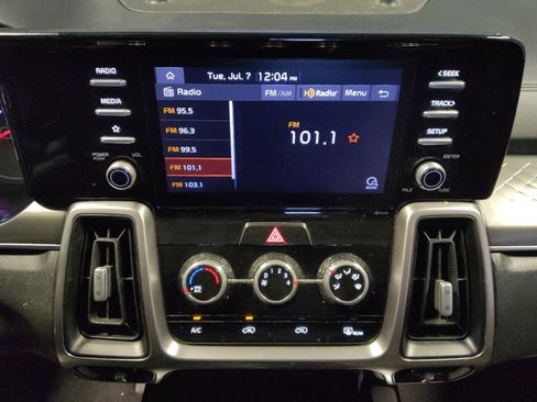 Used 2021 Kia Sorento LX FWD image 25