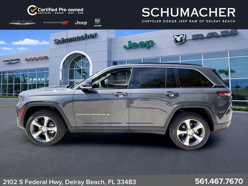 Used 2024 Jeep Grand Cherokee Limited w/ Luxury Tech Group II RWD image 4