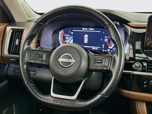 Used 2023 Nissan Pathfinder Platinum w/ Cargo Package image 8