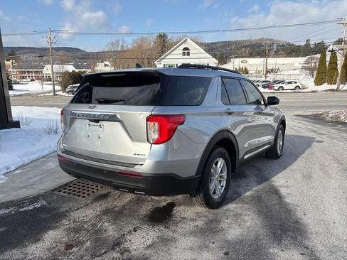 Used 2022 Ford Explorer XLT image 7