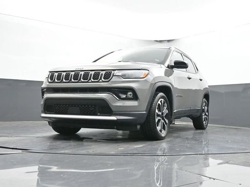 Used 2024 Jeep Compass Limited image 44