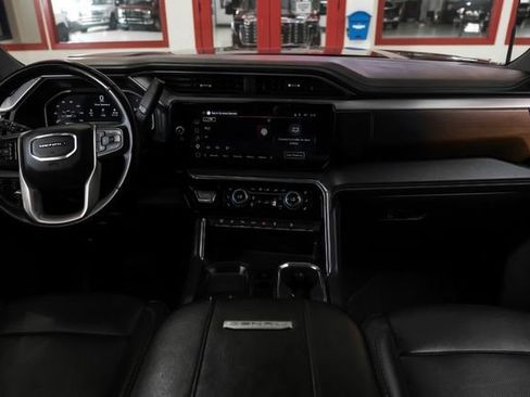 Used 2024 GMC Sierra 2500 Denali w/ Denali Reserve Package AWD/4WD image 17