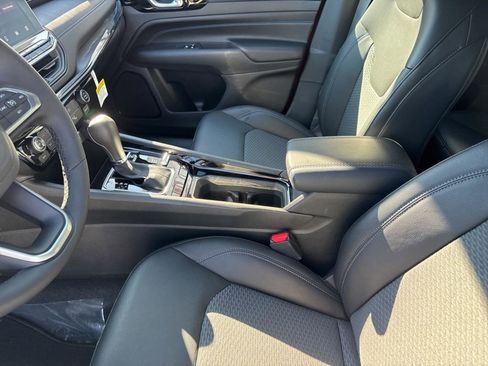 New 2026 Jeep Compass Latitude image 18