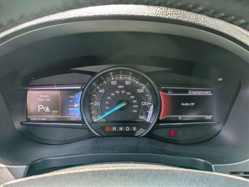Used 2017 Ford Explorer XLT w/ Equipment Group 201A FWD image 9