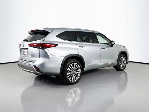 Used 2023 Toyota Highlander Platinum AWD/4WD image 7