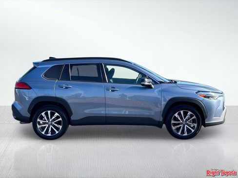 Certified 2025 Toyota Corolla Cross XLE AWD/4WD image 8