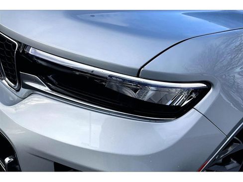 Certified 2024 Jeep Grand Cherokee Overland w/ Luxury Tech Group IV image 33