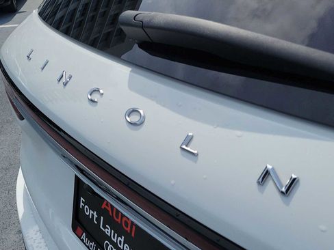 Used 2021 Lincoln Corsair AWD w/ Premium Package image 11