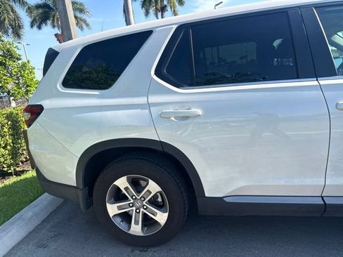Used 2025 Honda Pilot EX-L image 5