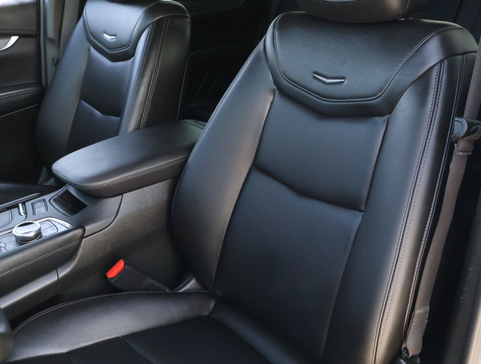 Used 2024 Cadillac XT5 Luxury w/ LPO, Floor Liner Package FWD image 17