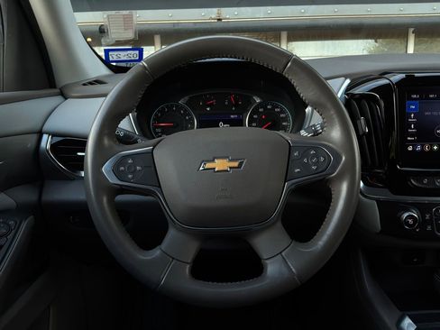 Used 2020 Chevrolet Traverse LT FWD image 38