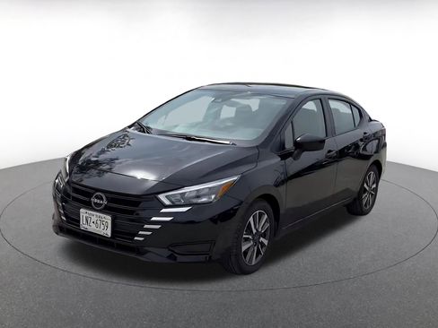 Used 2025 Nissan Versa SV FWD image 7