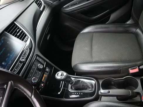 Used 2020 Buick Encore Preferred image 19