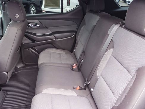 Used 2022 Chevrolet Traverse LT image 43