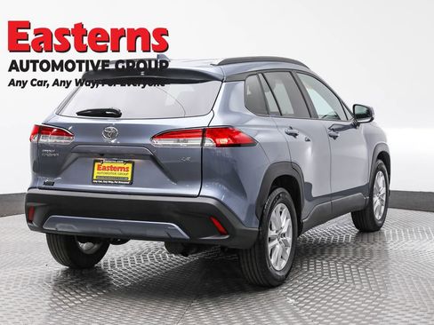 Used 2024 Toyota Corolla Cross LE image 5