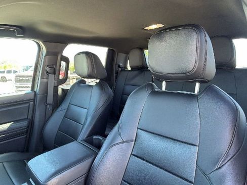 Used 2025 Toyota Tacoma TRD Off-Road image 15