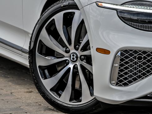 New 2026 Bentley Continental GTC AWD/4WD image 3