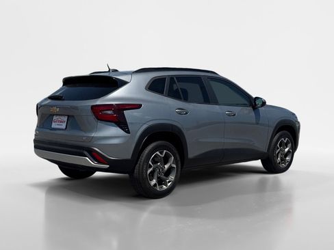 Used 2024 Chevrolet Trax LT w/ LT Convenience Package FWD image 6