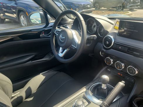 Used 2025 MAZDA MX-5 Miata RF Grand Touring w/ Weather Package RWD image 5