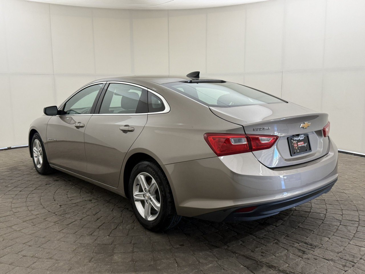 Used 2023 Chevrolet Malibu LS FWD image 5