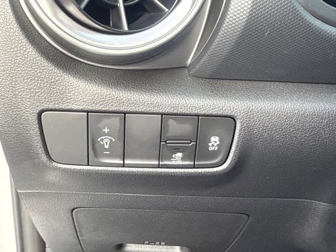 Used 2023 Hyundai Kona SE w/ Cargo Package image 27