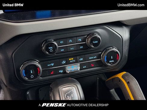 Used 2022 Ford Bronco Badlands image 11