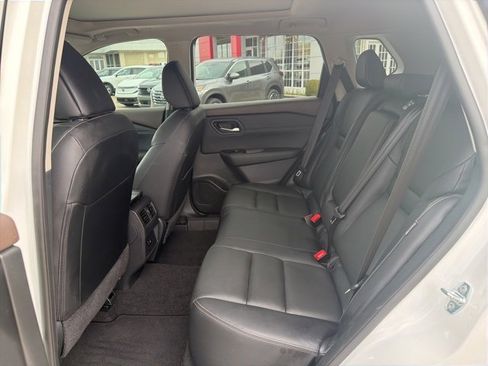 Used 2023 Nissan Rogue SL image 11