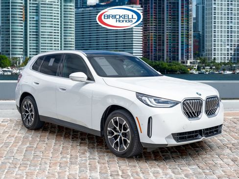 Used 2025 BMW X3 xDrive30i image 3