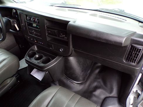 Used 2017 Chevrolet Express 3500 LS RWD image 19