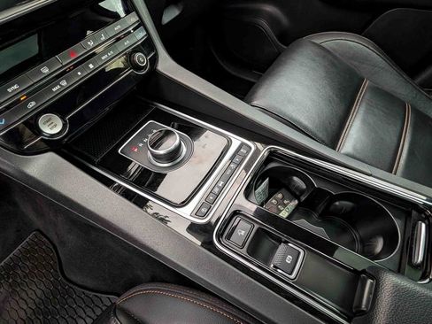 Used 2018 Jaguar F-PACE Prestige image 25
