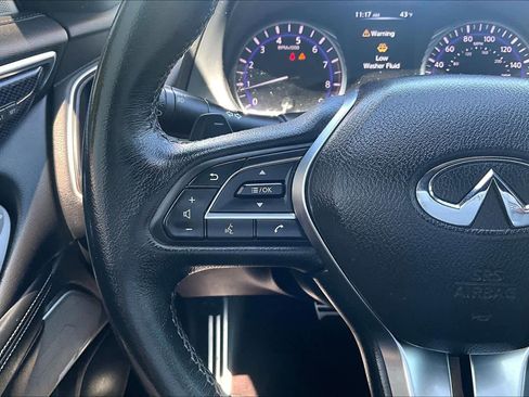 Used 2017 INFINITI Q60 Red Sport 400 image 24