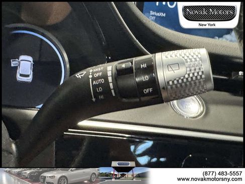 Used 2025 Genesis GV70 2.5T AWD/4WD image 17