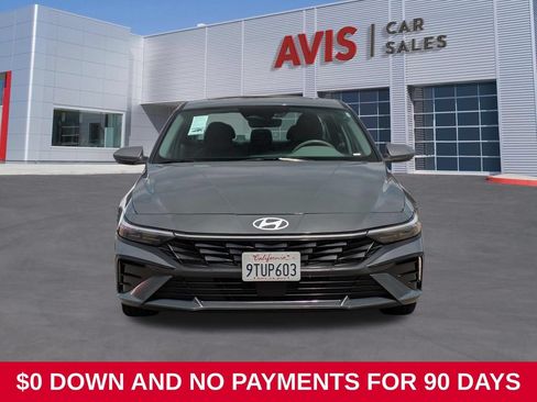 Used 2025 Hyundai Elantra SEL FWD image 2