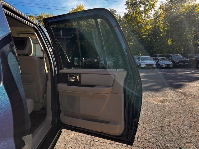Used 2017 Lincoln Navigator L Select AWD/4WD image 15