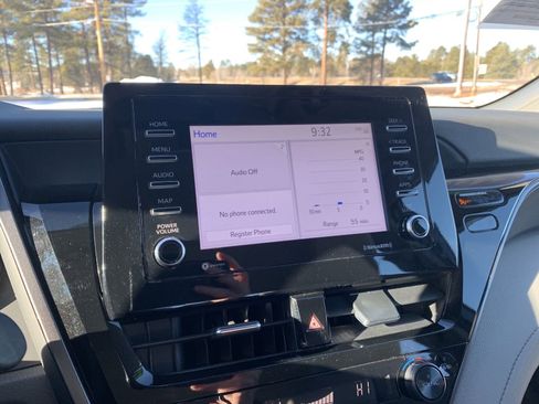 Used 2022 Toyota Camry SE image 25