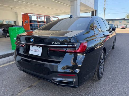 Used 2022 BMW 740i xDrive w/ M Sport Package image 6