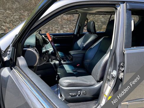Used 2016 Lexus GX 460 Luxury w/ Preferred Accessory Package AWD/4WD image 22