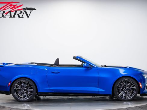 Used 2018 Chevrolet Camaro ZL1 w/ LPO, ZL1 Protection Package RWD image 6