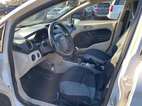 Used 2011 Ford Fiesta S image 7
