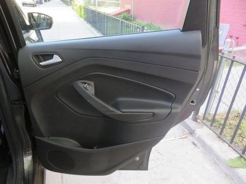 Used 2017 Ford C-MAX SE w/ Equipment Group 202A FWD image 28
