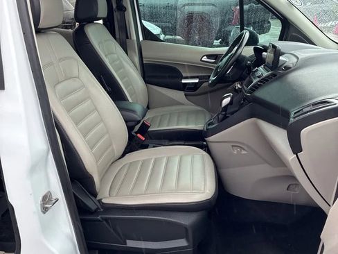 Used 2023 Ford Transit Connect XLT image 2