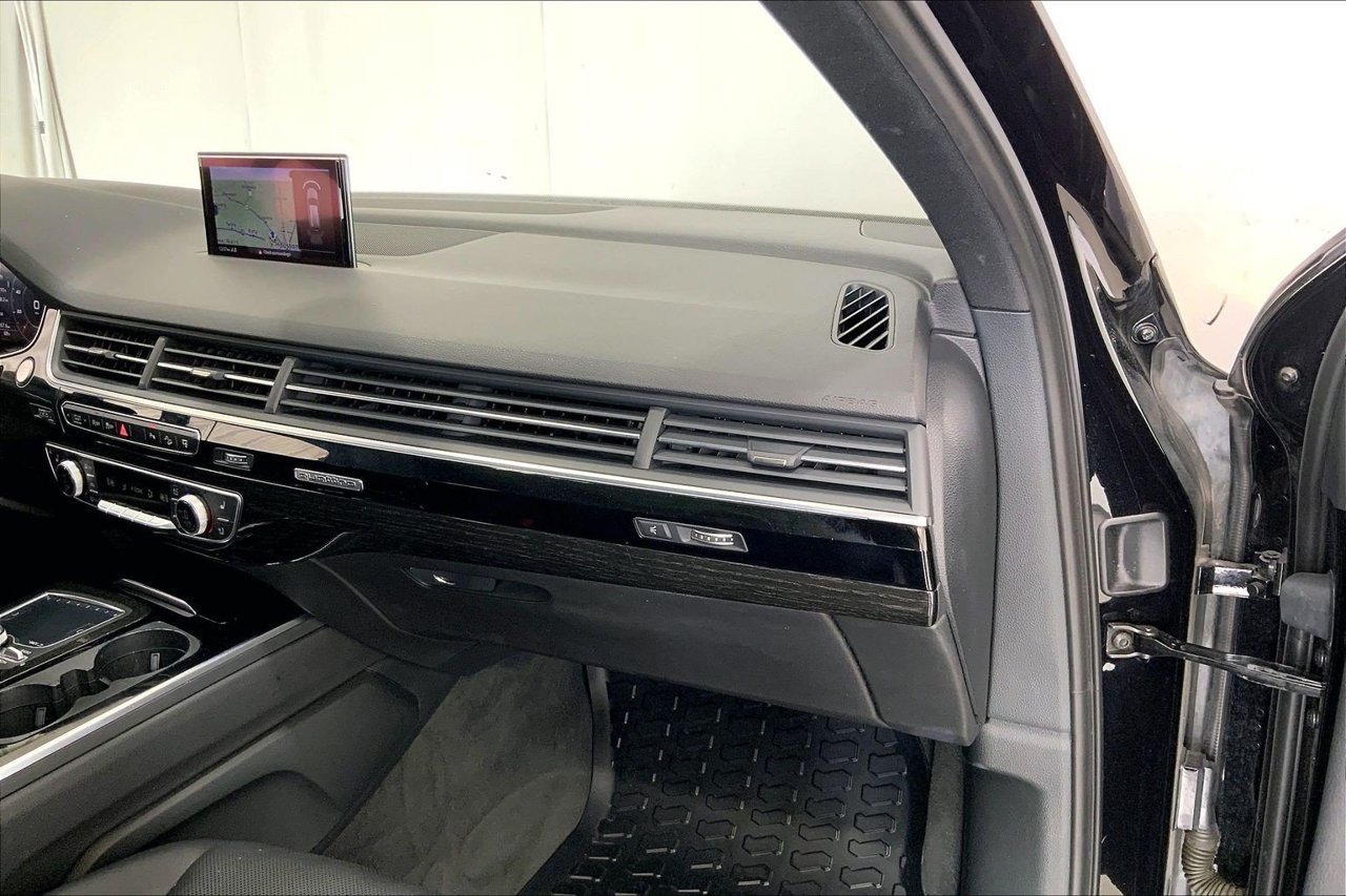 Used 2017 Audi Q7 3.0T Premium Plus AWD/4WD image 16