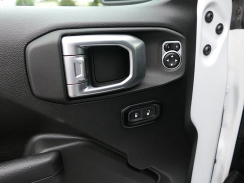 Used 2024 Jeep Wrangler Unlimited Sport AWD/4WD image 15
