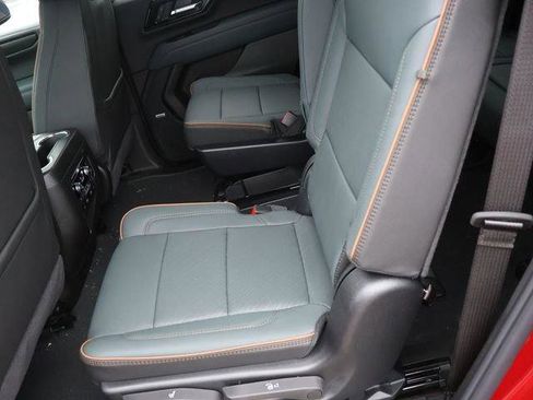 New 2026 GMC Yukon AT4 AWD/4WD image 14