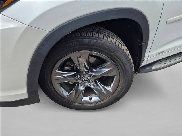 Used 2017 Toyota Highlander Limited Platinum AWD/4WD image 8