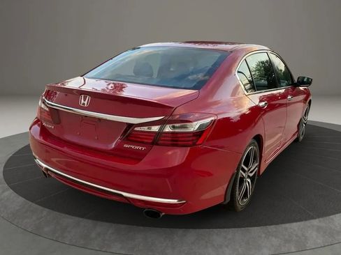 Used 2017 Honda Accord Sport image 2