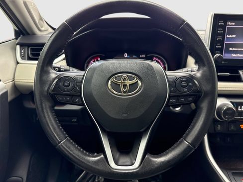 Used 2020 Toyota RAV4 Limited FWD image 19