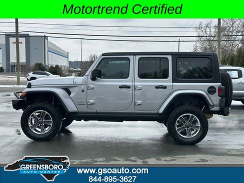 Used 2019 Jeep Wrangler Unlimited Sahara AWD/4WD image 2