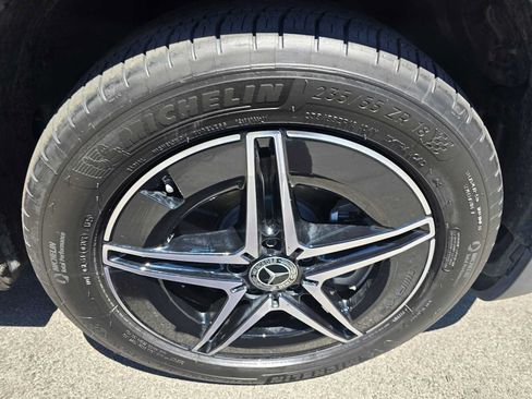 Certified 2024 Mercedes-Benz EQB 250+ image 9