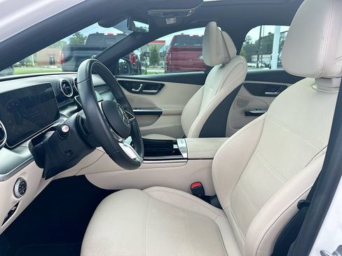 Used 2025 Mercedes-Benz C 300 Sedan image 8